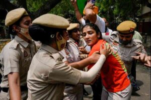 Paris Olympics 2024: Vinesh Phogat Disqualified for Being Overweight by 150 Grams Ahead of Historic Gold Medal Match